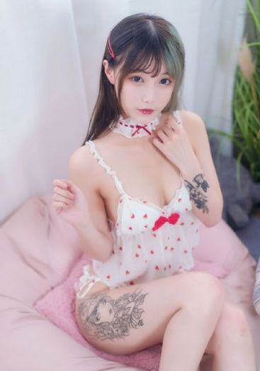 国产极白嫩美女在线_国产剧在线手机播放